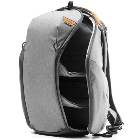 Peak Design Everyday Backpack V2 Zip Photo Backpack 15 Liter - Ash (Light Gray) - Foto Erhardt