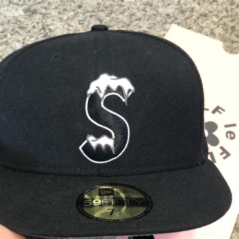 Supreme black fitted hat 7 1/2 - Depop