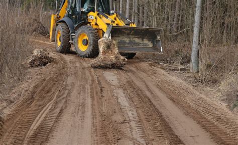 Kaunas district municipality is stopping gravel diggers' bulldozers in ...