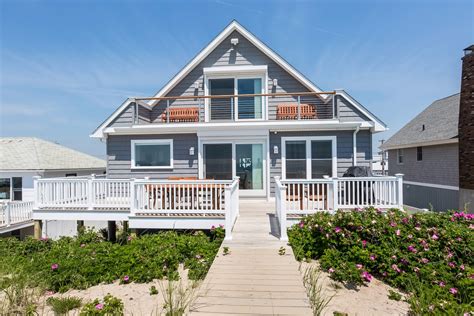 MISQUAMICUT BEACHFRONT COTTAGE SELLS FOR $1.8M | Lila Delman