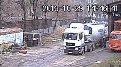 Tanker Truck GIFs - Find & Share on GIPHY