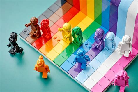 LEGO Unveils PRIDE Set With “EVERYONE IS AWESOME” – OVERSTANDARD – Culture & Creativity