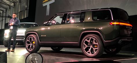 Rivian R1S: 7-seat, 410-mile SUV is taking on Land Rover in the luxury ...