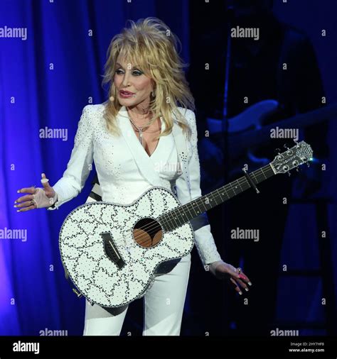 Dolly Parton in concert in Nashville, Tennessee Stock Photo - Alamy