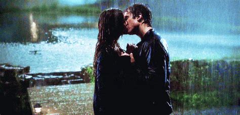 17 Romantic TV Kisses in the Rain - TV Fanatic