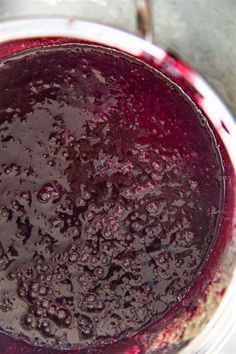 Homemade Concord Grape Jelly Recipe (No Pectin) - The Flavor Bender