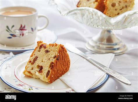 Traditional tea and cake in the UK Stock Photo - Alamy