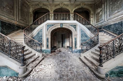 Abandoned Mansion Foyer : r/MostBeautiful