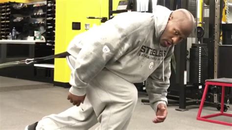 Steelers' James Harrison works out before dawn - Sports Illustrated