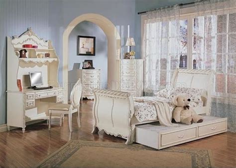 Classic Pearl White Girl's Bedroom Set w/Carved Details