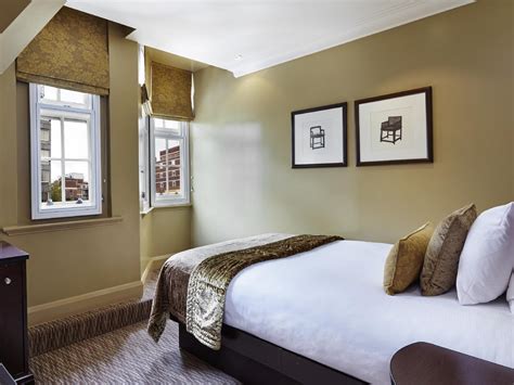 Best Price on Radisson Blu Edwardian Grafton Hotel in London + Reviews