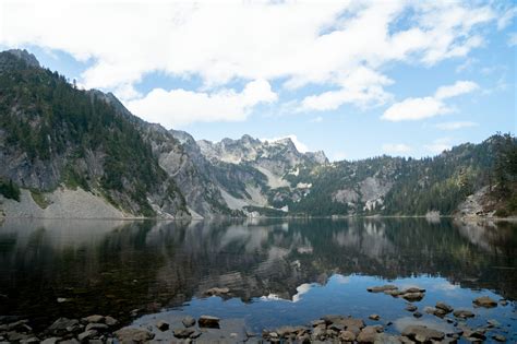 Snow Lake Trail Guide - Snoqualmie Pass, Washington · Anna Tee