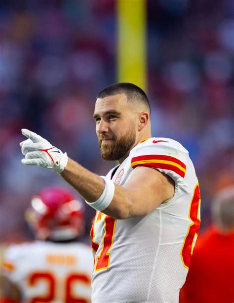 Cincinnati Bearcats alum Travis Kelce to host 'Saturday Night Live ...