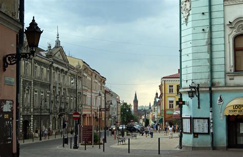 File:Krakowska street, Tarnów, Poland.jpg - Wikimedia Commons