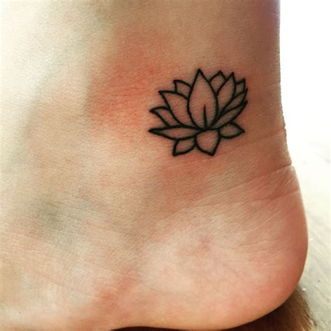 28 BEST LOTUS FLOWER TATTOO IDEAS TO EXPRESS YOURSELF – Eazy Glam