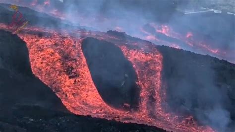 La Palma volcano: Eruption has officially ended, authorities say | World News | Sky News