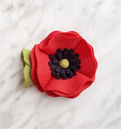 DIY Felt Poppy Flower | The Yellow Birdhouse