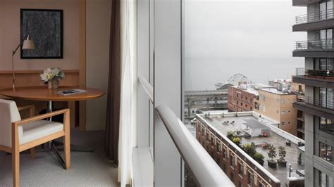 Seattle Luxury Hotel Suites & Rooms | Downtown | Four Seasons Hotel