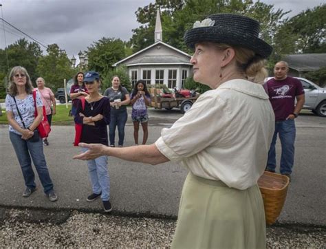 Walkabouts tell darker side of League City history | Local News | The ...