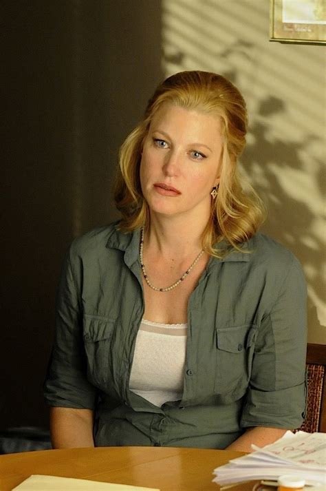 Breaking Bad (TV) - Skyler White's Shirt (Anna Gunn)