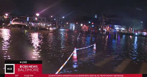 Flooding strikes downtown Annapolis as barriers serve as temporary defense - CBS Baltimore