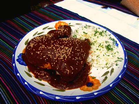 Gusta Usted | Receta de Mole Poblano muy rico y fácil - Gusta Usted