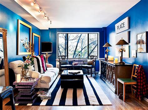 Small Living Room Design Ideas and Color Schemes | HGTV