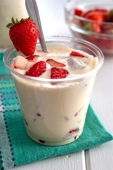 Fresas con Crema (Mexican Strawberries & Cream) - Kitchen Gidget