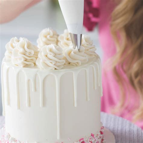 So This Is How You Decorate a Cake Like a Pro | Cake decorating, Cake decorating techniques, Cake