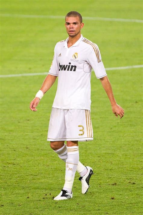 Pepe of Real Madrid editorial photo. Image of dribbling - 20800891