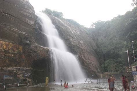 Old Courtallam Falls (Tirunelveli District, Tamil Nadu, India)