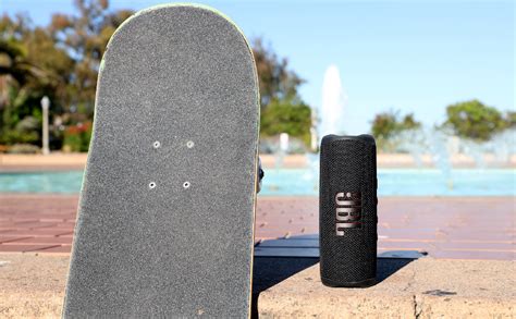 JBL Flip 6 | Portable Waterproof Speaker