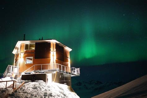 The 6 Best Luxury Hotels to See the Northern Lights this Winter
