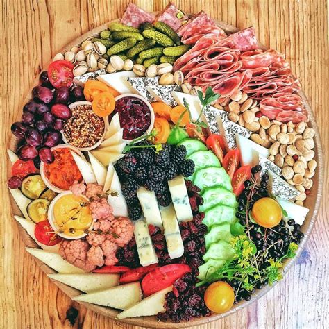 An Award-Winning Cheesemonger Shows How to Make a Next-Level Cheese Plate | Food platters ...