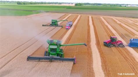 Wheat Harvesting Machines 2017 - The Farmer - YouTube