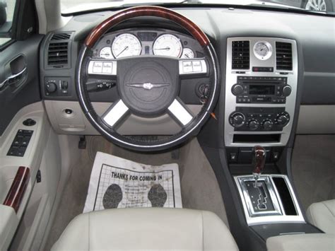 2006 Chrysler 300C Hemi Interior - gotka-czy-emo