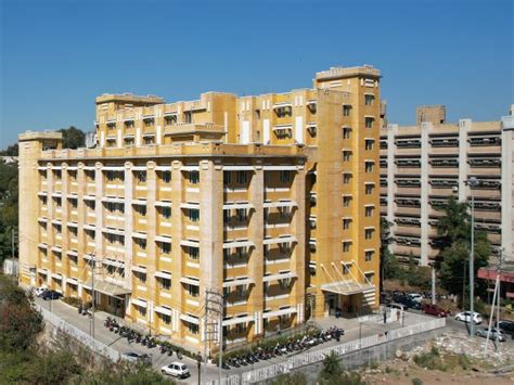 CONSTRUCTION OF MULTISTORIED HOSPITAL BUILDING THE CAMPUS OF GANDHI MEDICAL COLLEGE AT BHOPAL - CCEL