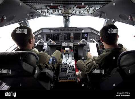 Cockpit Aircraft Embraer ERJ 145 C-99 FAB Forca Aerea Brasileira Stock Photo - Alamy