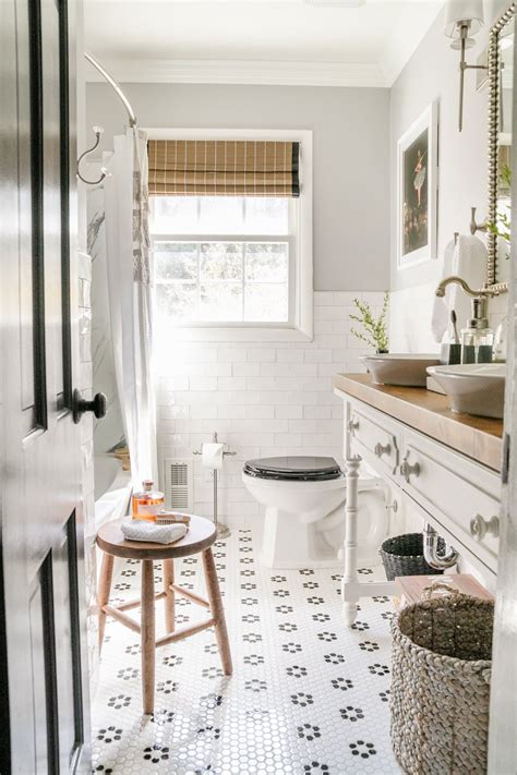 Black and White Bathroom Decor Swaps for a Classic Refresh - DESIGN IT ...