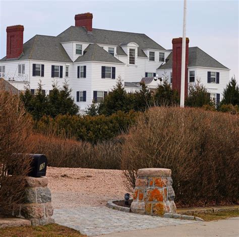 Taylor Swift's Rhode Island House May Be Haunted, According to a Fan Theory | Beach mansion ...