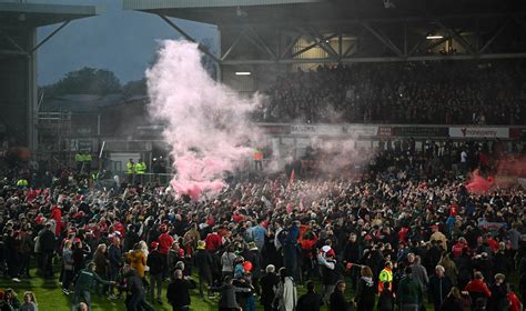 Party time in Wrexham - Red Dragons return to Football League after 15 ...