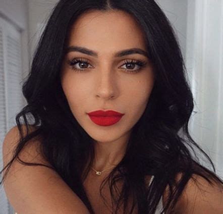 63 Trendy Nature Makeup Looks Latinas | Red lip makeup, Prom makeup for ...