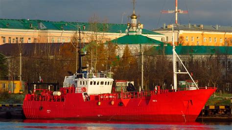 Russian fishing trawler sinks in Barents Sea, 17 missing | CTV News