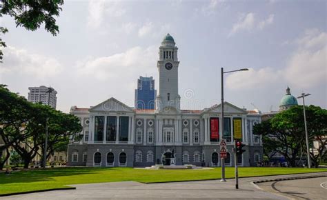 Victoria Theatre and Concert Hall in Singapore Editorial Stock Photo - Image of skyline, history ...