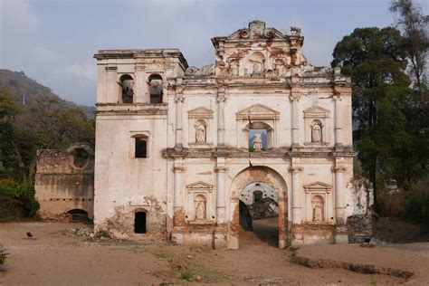 Antigua Guatemala in pictures - Into The Arms Of America