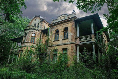 Top 10 most haunted places around the world - top10ns.com