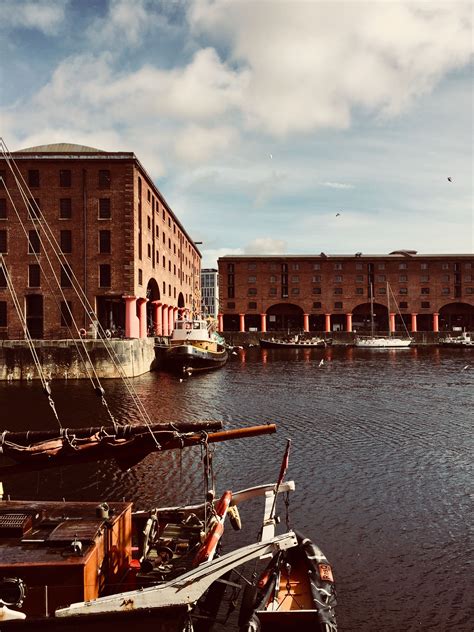 Albert Docks. Liverpool. | Liverpool, Building, Sydney opera house