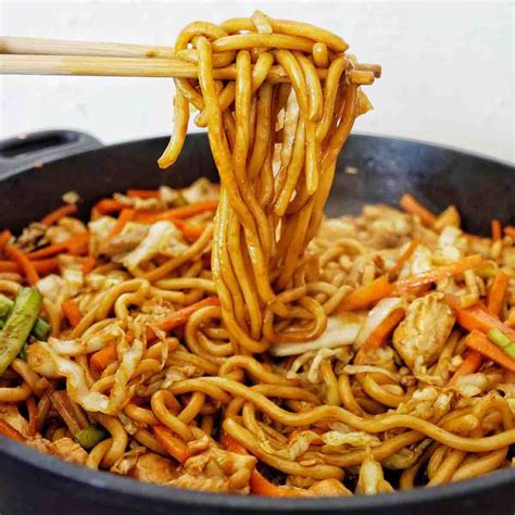 Chicken Yaki Udon (Stir Fried Noodles) - Sweet Caramel Sunday