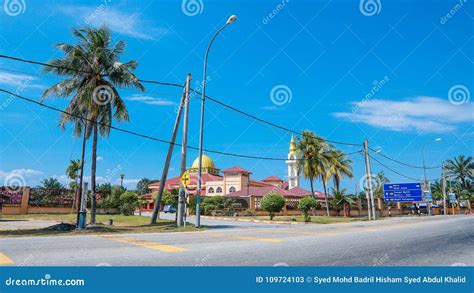 Bukit Kapar Mosque editorial stock photo. Image of kapar - 109724103