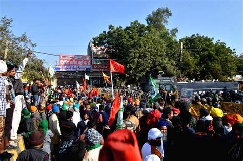 Farmers during 'Delhi Chalo' protest against the Centre's Farm Laws at Singhu